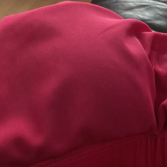 NWOT Koral Bright Pomegranate sportsbra. - Picture 5 of 9